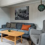 Ure Lodge, Leknes, Lofoten *